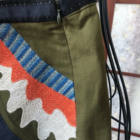 Vanessa Virginia - Tulipa Embroidered Skirt... Size (UK-4/US-0/EU-32) - Picture 5 of 9